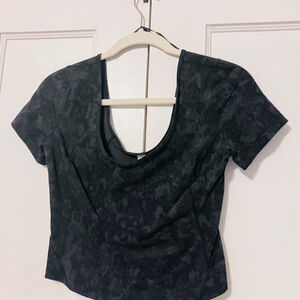🖤✨ LULULEMON ALIGN T-SHIRT (INCOGNITO CAMO, SIZE 6) ✨🖤